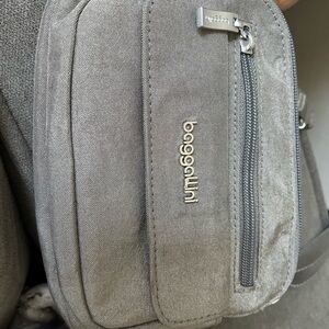 Baggallini small cross body